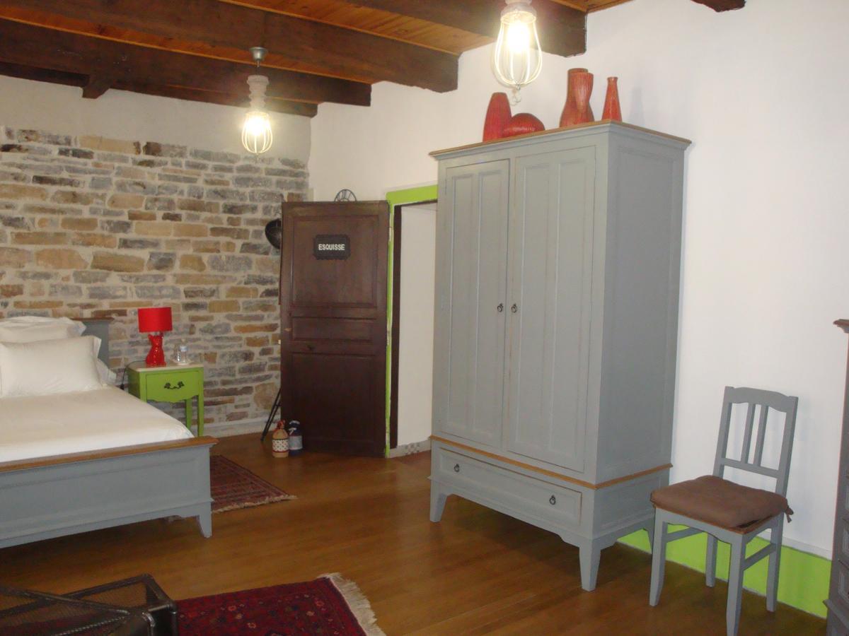 D'Ici Et D'Ailleurs Bed & Breakfast Cordes Sur Ciel Luaran gambar